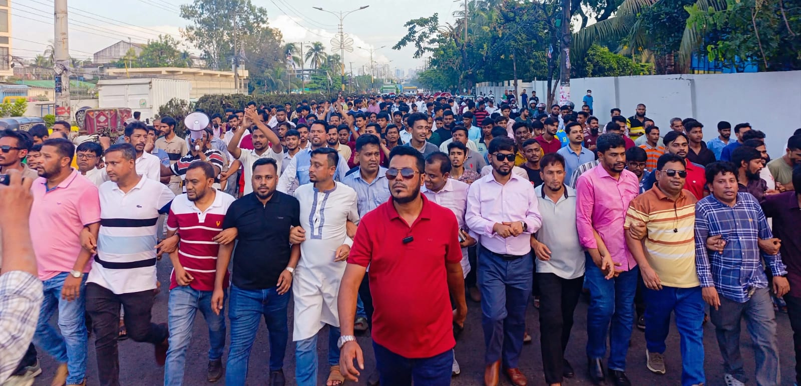 দেশের বিরুদ্ধে ষড়যন্ত্রের প্রতিবাদে চট্টগ্রামে বিক্ষোভ মিছিল