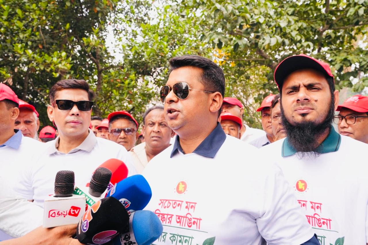 নাগরিকদের আস্থার জায়গা হতে হবে সরকারি কর্মকর্তাদের: ডিসি জাহিদ