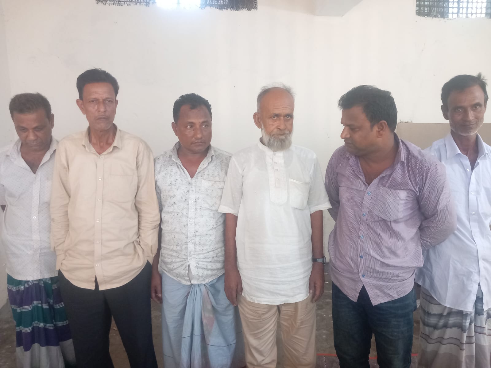 কেন্দুয়ায় ইউপি সদস্যসহ ৬ জুয়ারি আটক