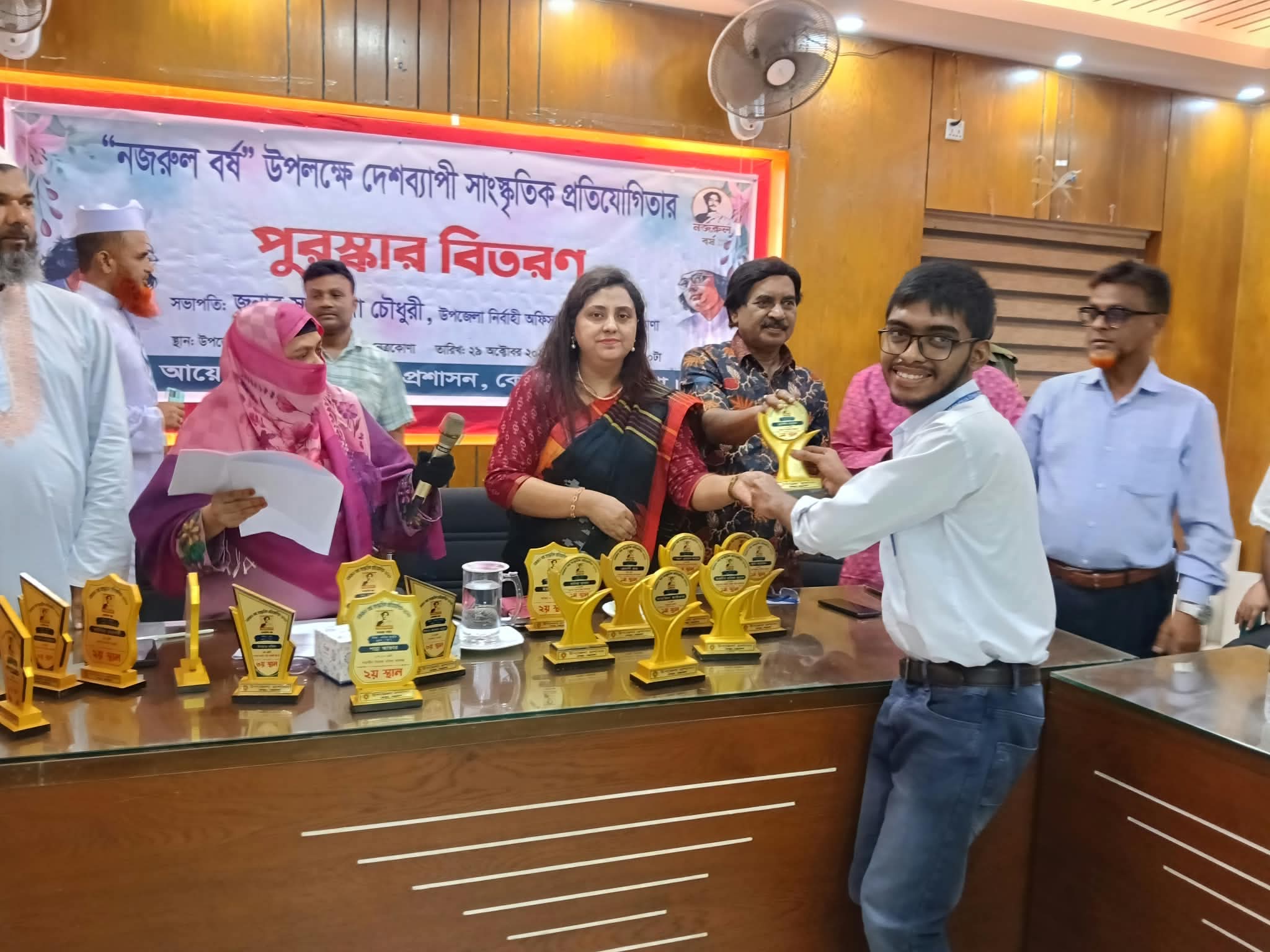 কেন্দুয়ায় “নজরুল বর্ষ” বিজয়ীদের মাঝে পুরস্কার বিতরণ