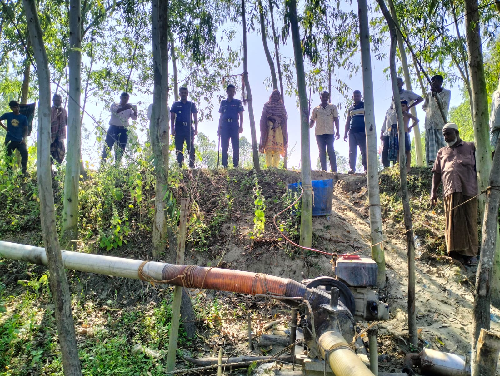 বকশীগঞ্জে অবৈধ বালু উত্তোলন বন্ধে ড্রেজার ও পাইপ ধ্বংস