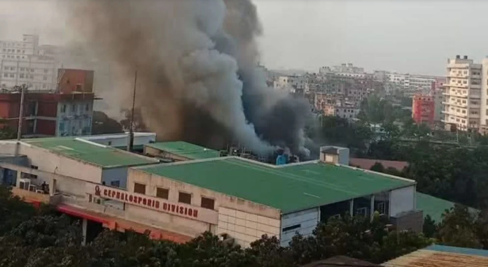 গাজীপুরে ওষুধ কারখানায় আগুন