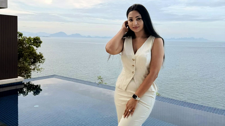 অভিনয় এখন ‘সেকেন্ড চয়েস’ করপোরেট পরিচালক পদে প্রভা