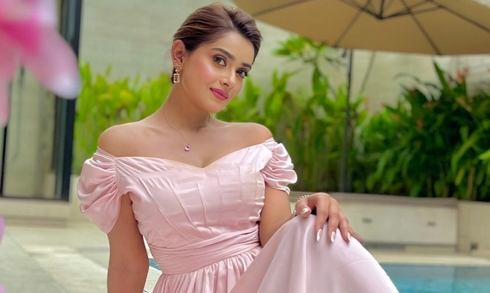 এবার তানজিন তিশাকে আইনি নোটিশ