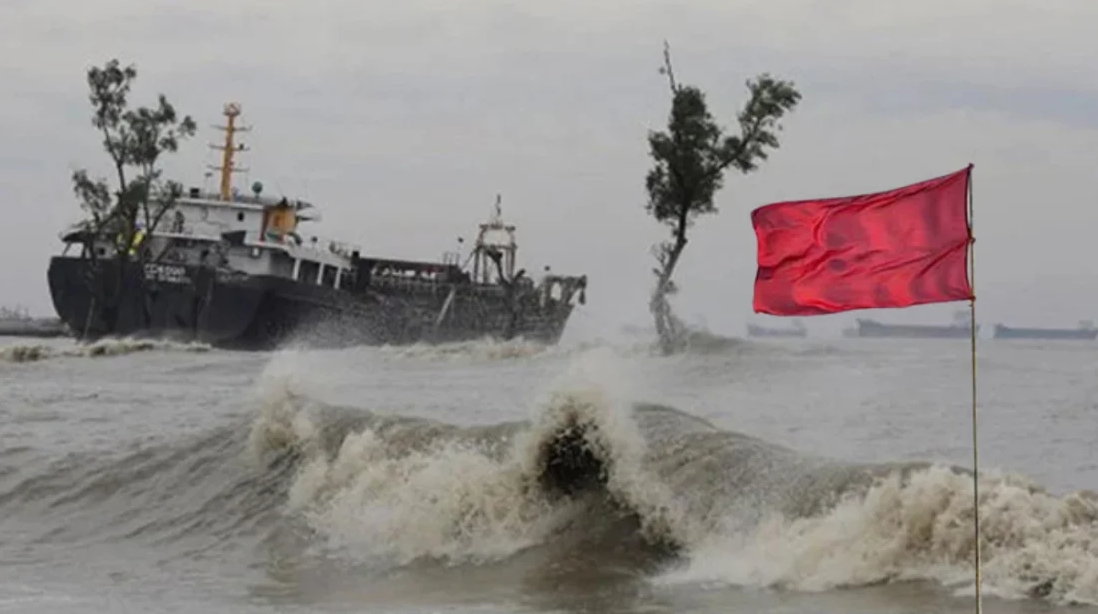 দেশের সব সমুদ্রবন্দরে ৩ নম্বর সতর্কসংকেত