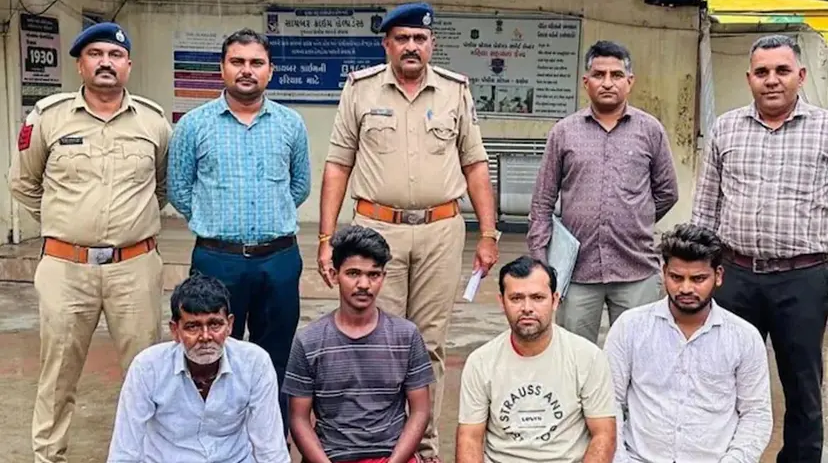 গরু জবাই করায় ভারতে ৩ জনের যাবজ্জীবন কারাদণ্ড