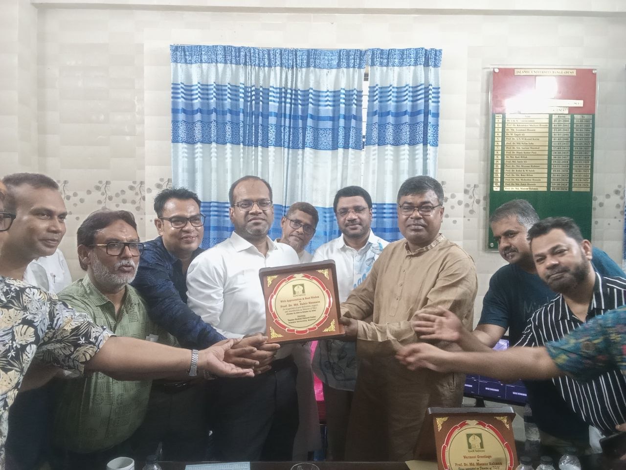 ইবিতে নবনিযুক্ত টিএসসিসি পরিচালক অধ্যাপক ড. মঞ্জুর রহমানের দ্বায়িত্ব গ্রহণ