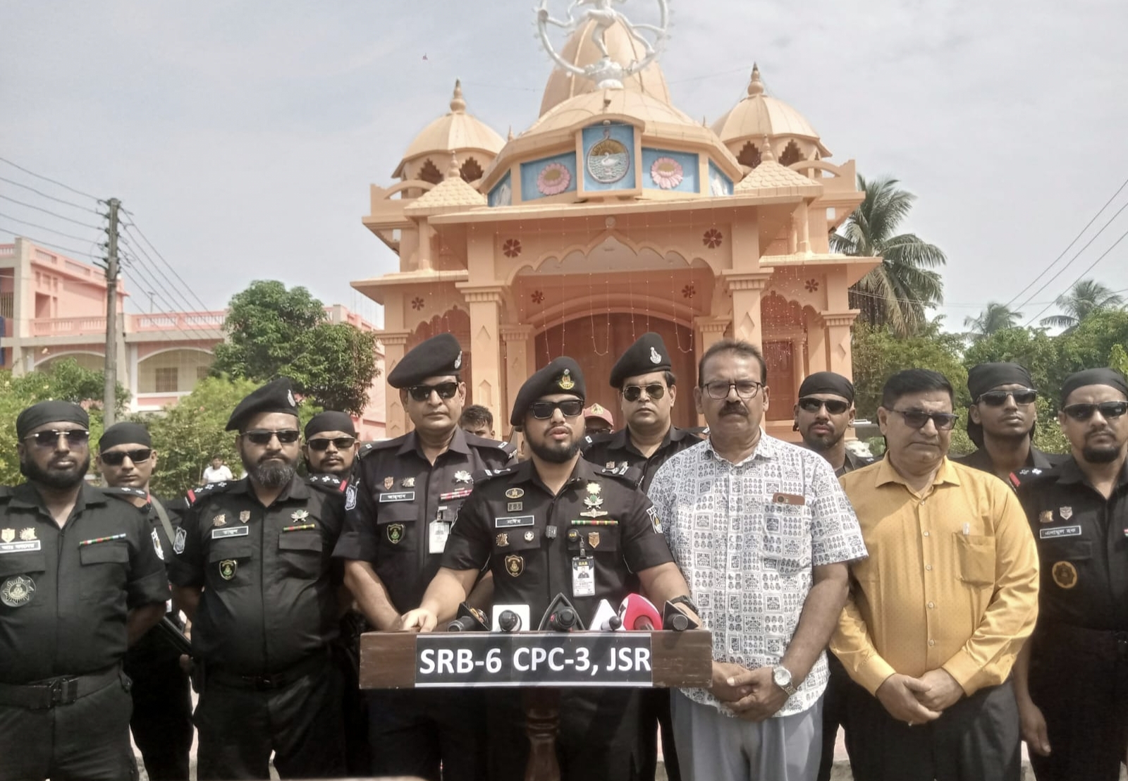 দুর্গাপূজায় নাশকতার চেষ্টা হলে কঠোর ব্যবস্থা, যশোর-নড়াইলে এসআরবির নজরদারি